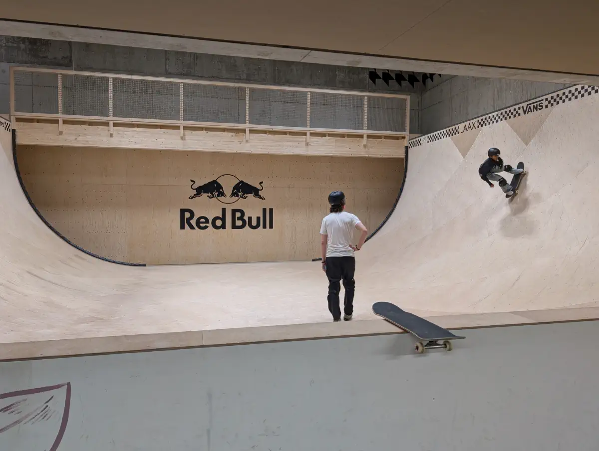 Skateboarding at Laax Freestyle Academy with Iouri?! Epic! — photo 2