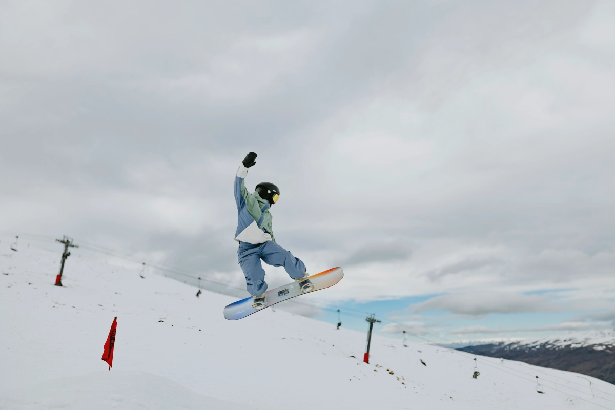 Chasing Winter: Snowboarding Downunder in Cardrona NZ — photo 3
