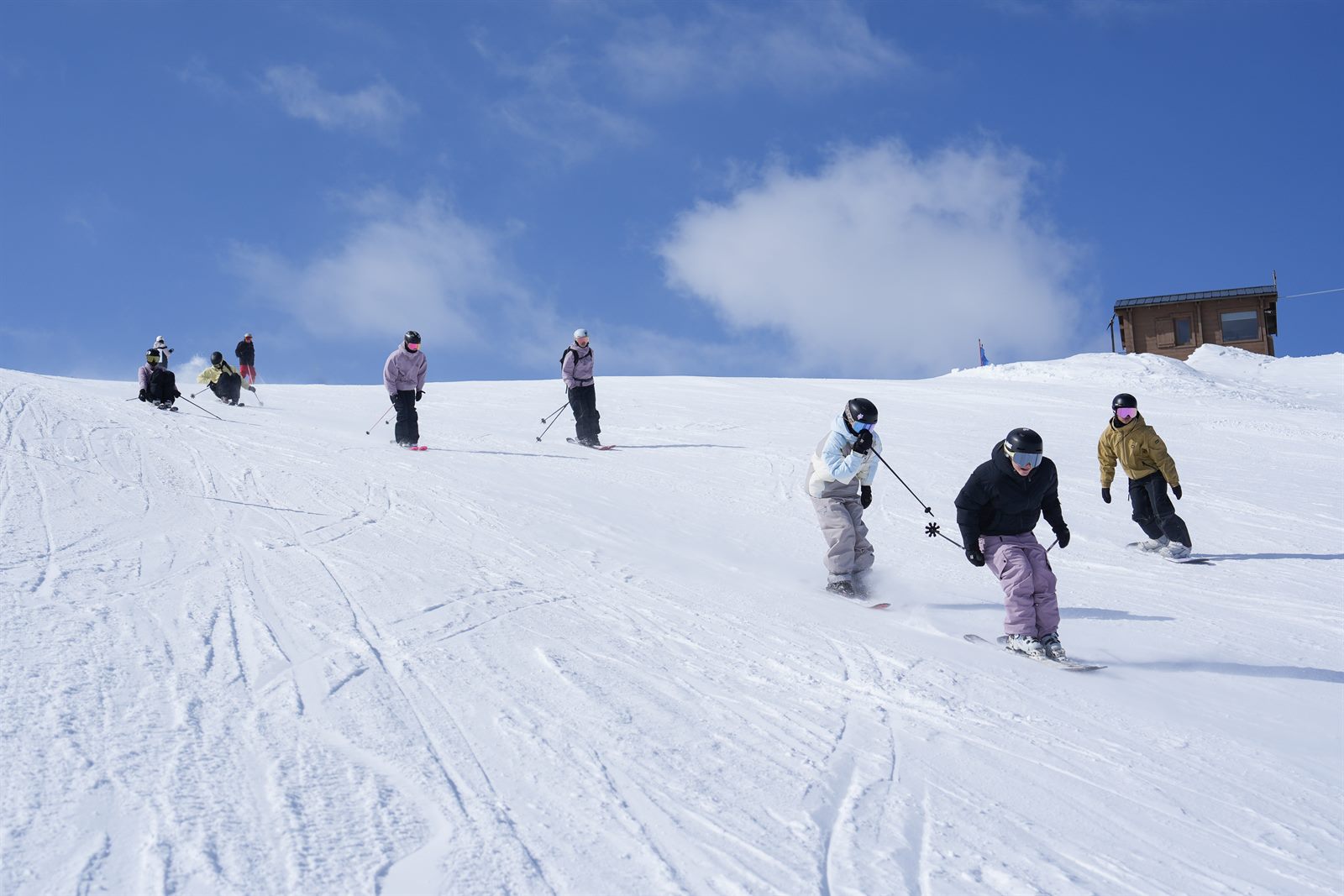 Sisterhood: Our All-Girl ROXY Freestyle Weekend at La Plagne — snowpark session