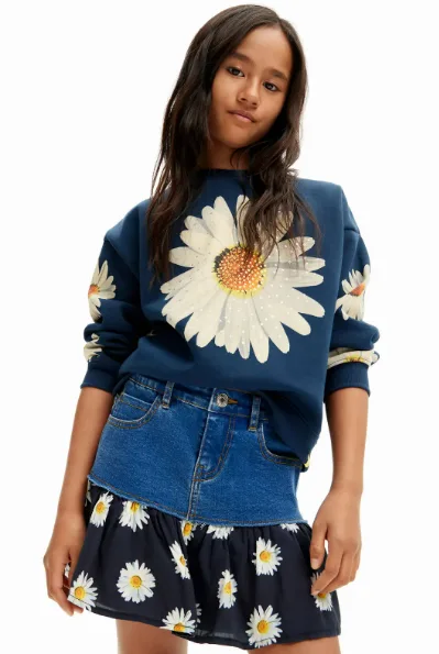 Zazi Betari - Indonesian model editorial portfolio from photoshoot with Desigual clothing brand